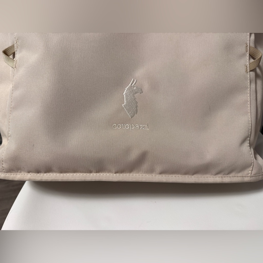 Cotopaxi Cream Mente 22L Tote - Picture 3 of 5